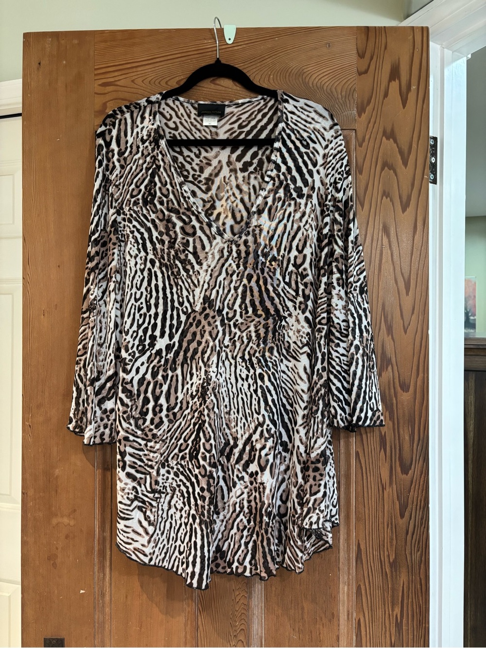 Jordan Taylor Long Sleeve Animal Print V-Neck Tunic Top in Brown/Black Size XL